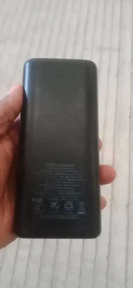 Di jual power bank merk robot 1000mah