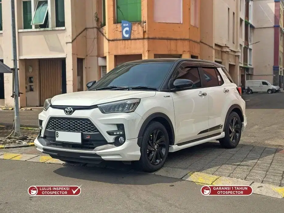 KM 3rb Toyota Raize 1.0 Turbo Gr Sport AT Twotone 2023 Putih Record