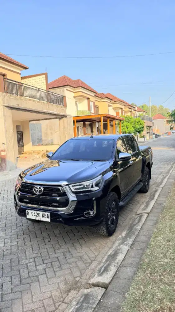 KM 7RB!! HILUX D CAB V 2023 MATIC