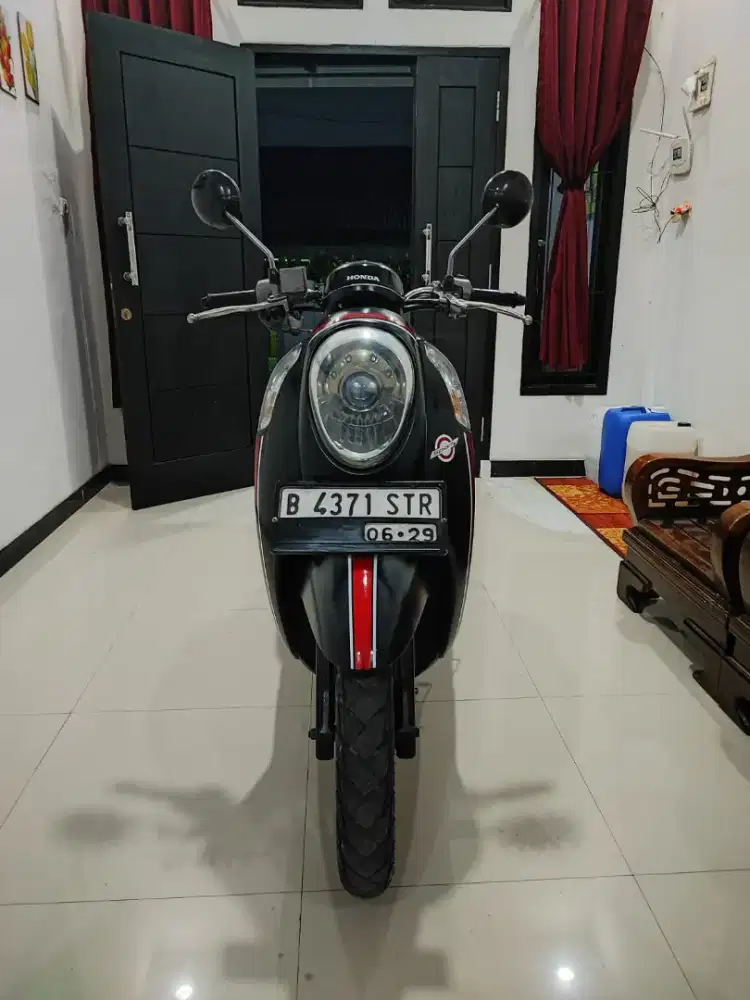 Honda Scoopy ISS 2016