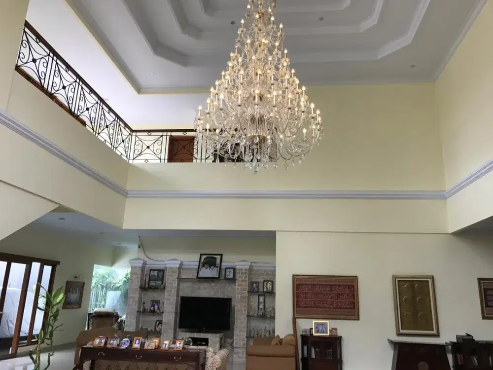Rumah Mewah 2 Lantai di Menteng  Lokasi Strategis Pegangsaan, Matraman