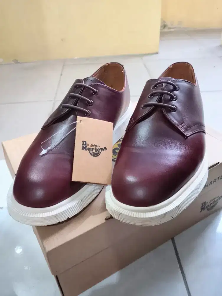 Sepatu Dr. Martens Torriano Brando in brown