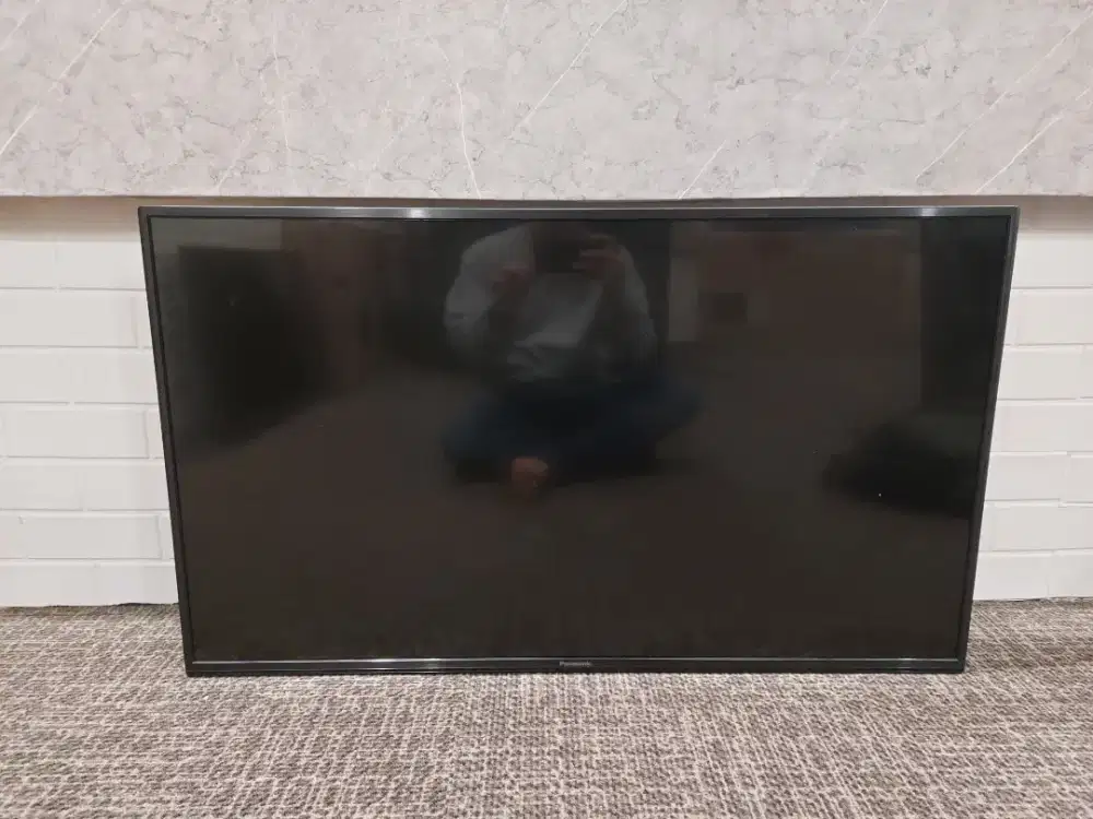 DIJUAL TV LED 43 INC PANASONIC
