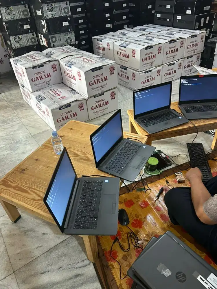 Membeli komputer Bekas , menerima lelangan dan borongan