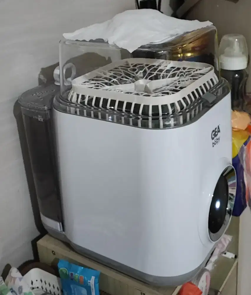Mesin cuci botol merek GEA