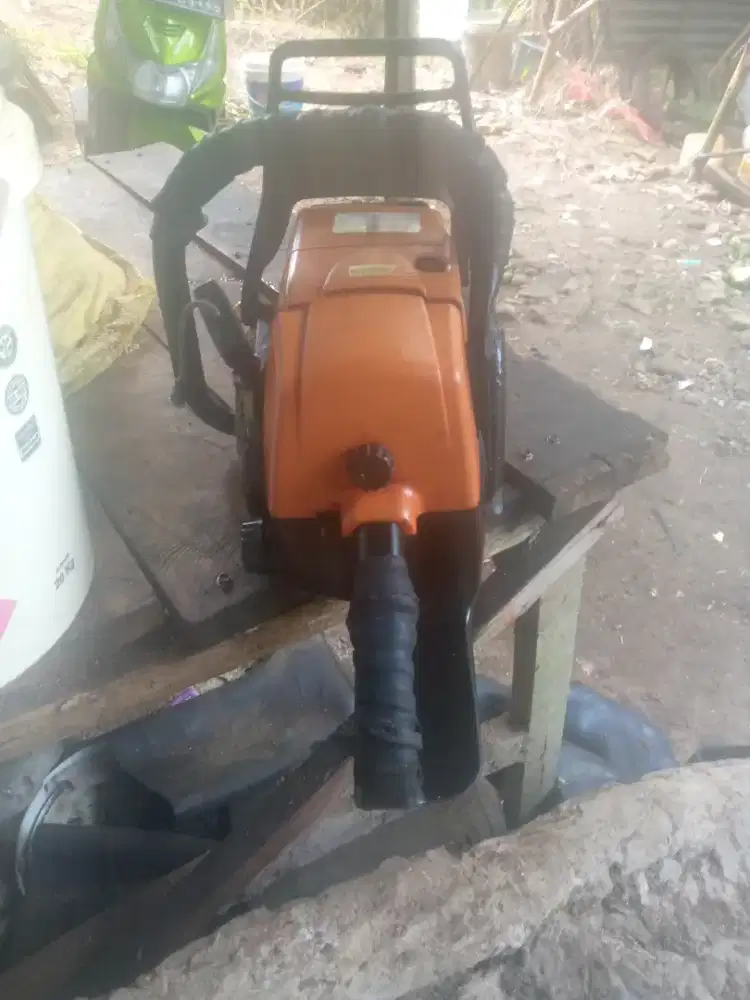 Gergaji mesin Senso stihil