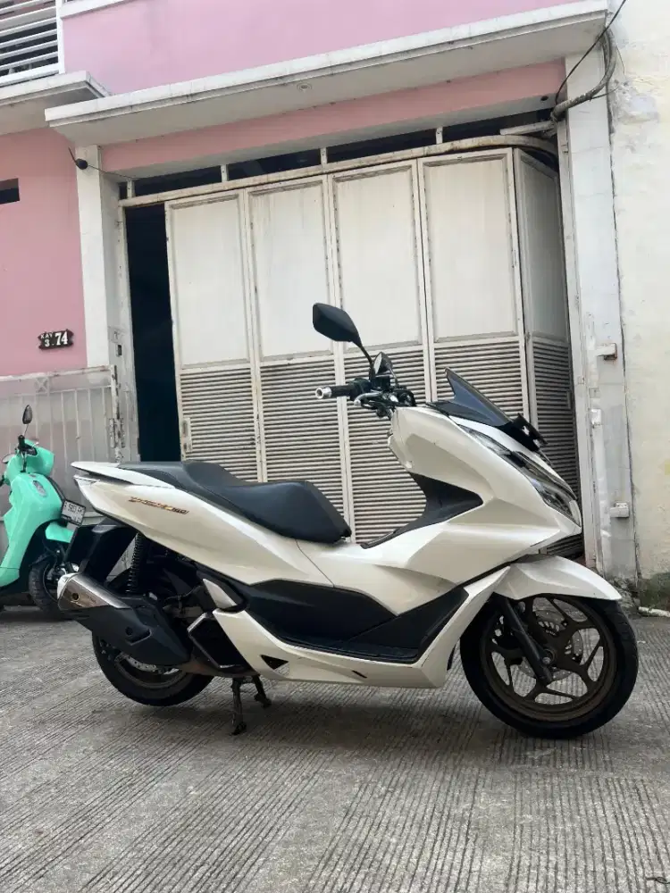 Honda PCX 160 ABS tahun 2022