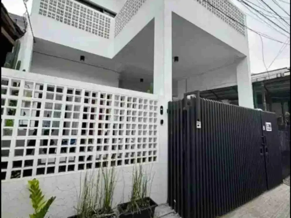 Rumah 2lantai 3Kamar tidur di Buaran Indah 1 Jakarta Timur