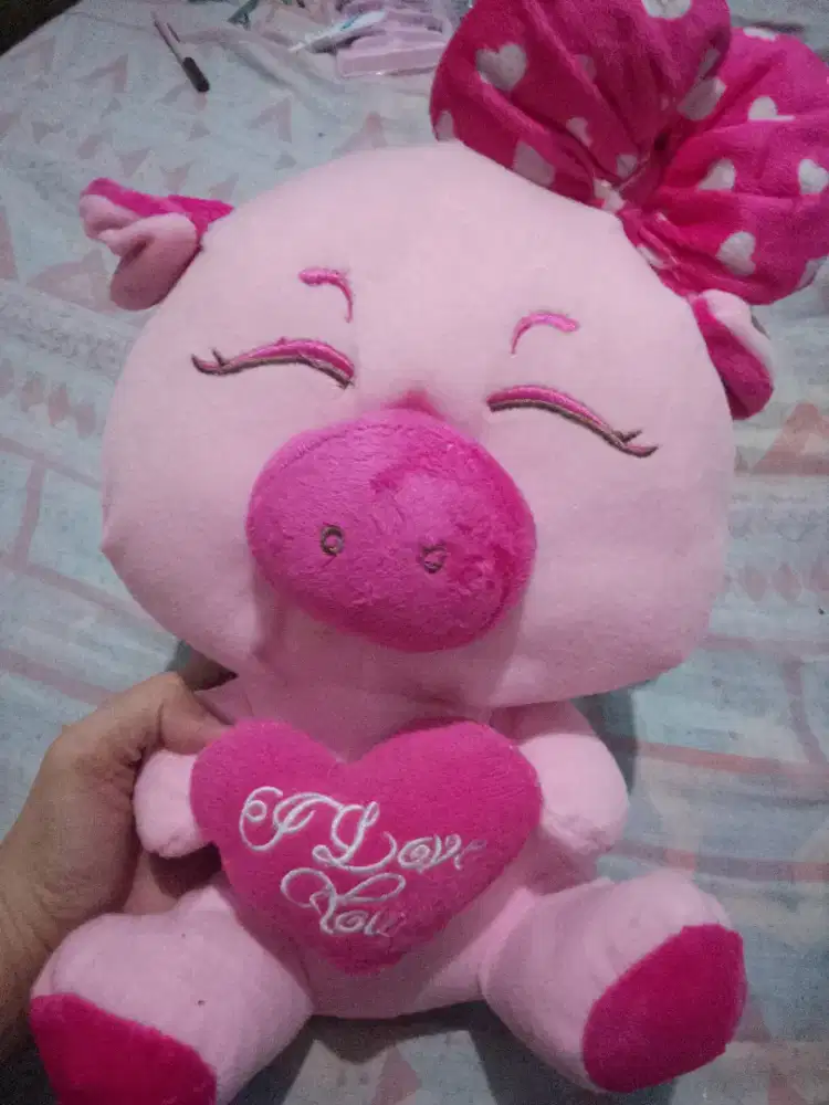 Boneka babi pita
