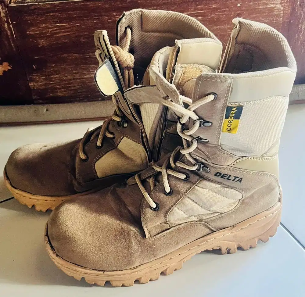Sale sepatu PDL