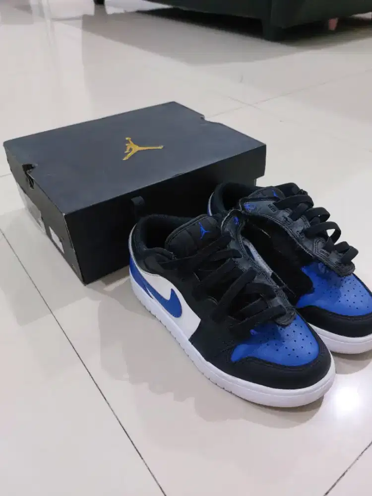 Jordan 1 Low Alt 
White/Royal Blue | EUR 33=US 2Y