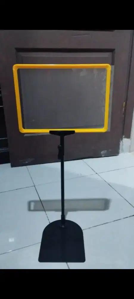Standing frame A4