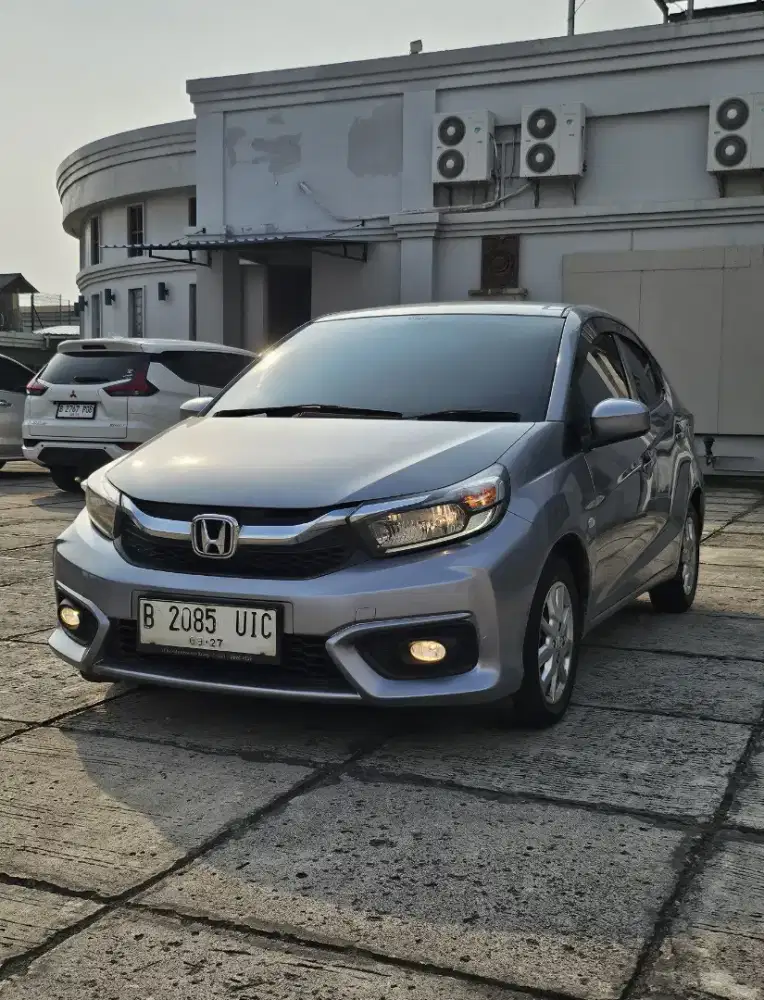 Brio Satya E Cvt 1.2 matic tahun 2022 silver