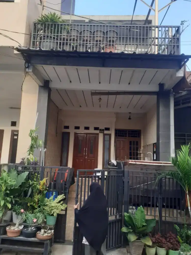 Rumah second dijual 2Lantai(650jt)Cilodong Depok
