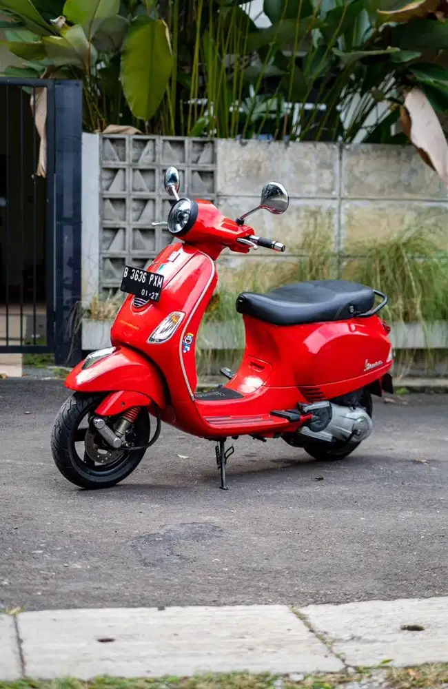 VESPA LX 150 3VIE TAHUN 2013