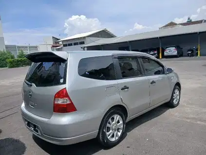 Nissan Grand livina 2011 Bensin