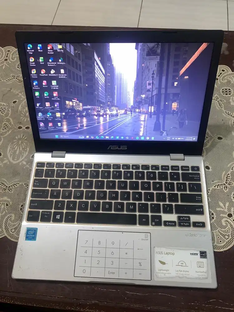 Laptop ASUS VivoBook E210MA 512GB SSD