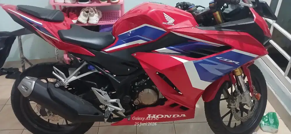 Honda cbr 150 tricolor tahun 2023 non abs