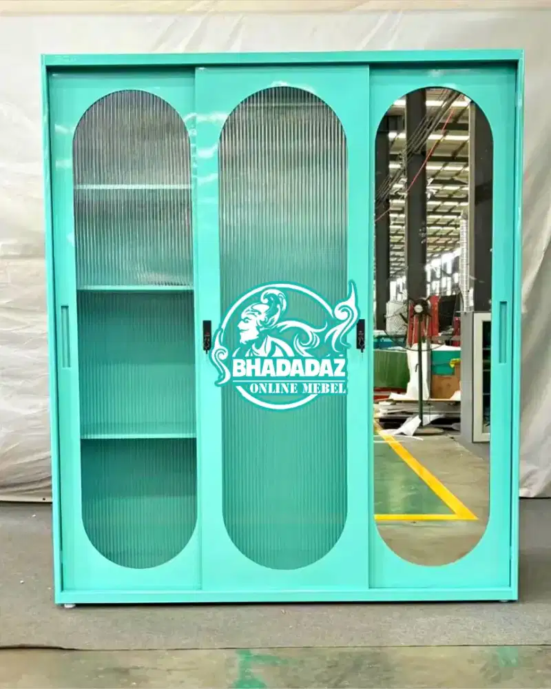 Lemari Besi 3 Pintu