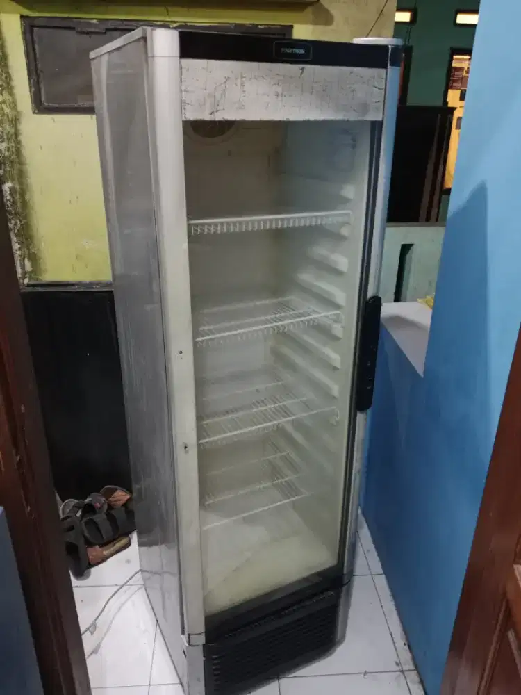 SHOWCASE POLYTRON 4 RAK