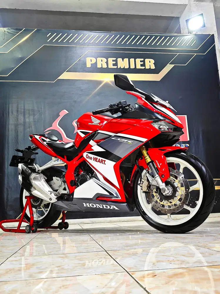 Cbr250rr abs Racing red odo 12rb asli kinyis2. Anugerah motor rungkut