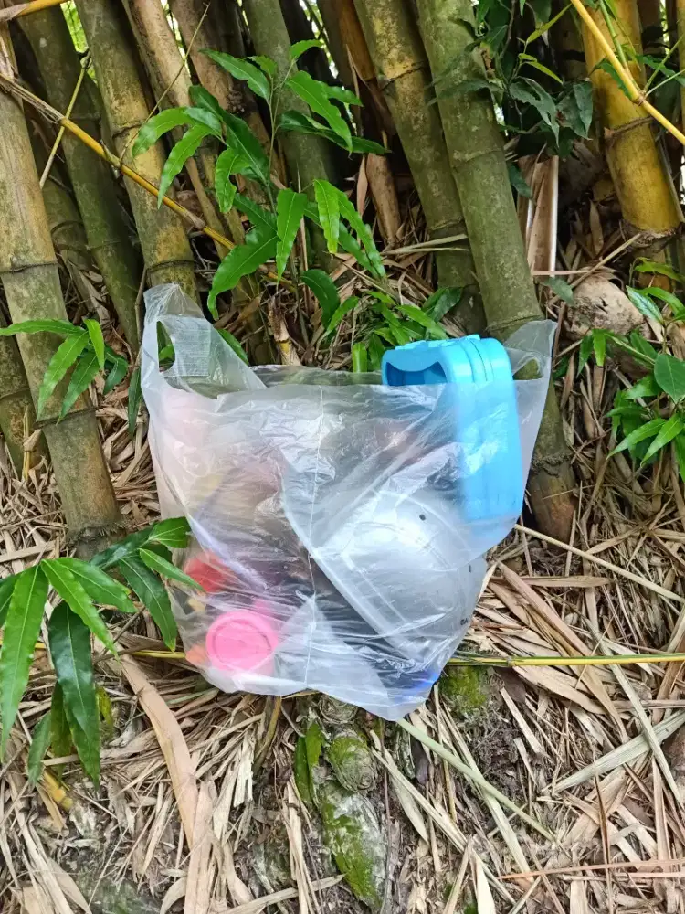 Di jual mainan 1 plastik besar wa dan hp bisa langsung pakai