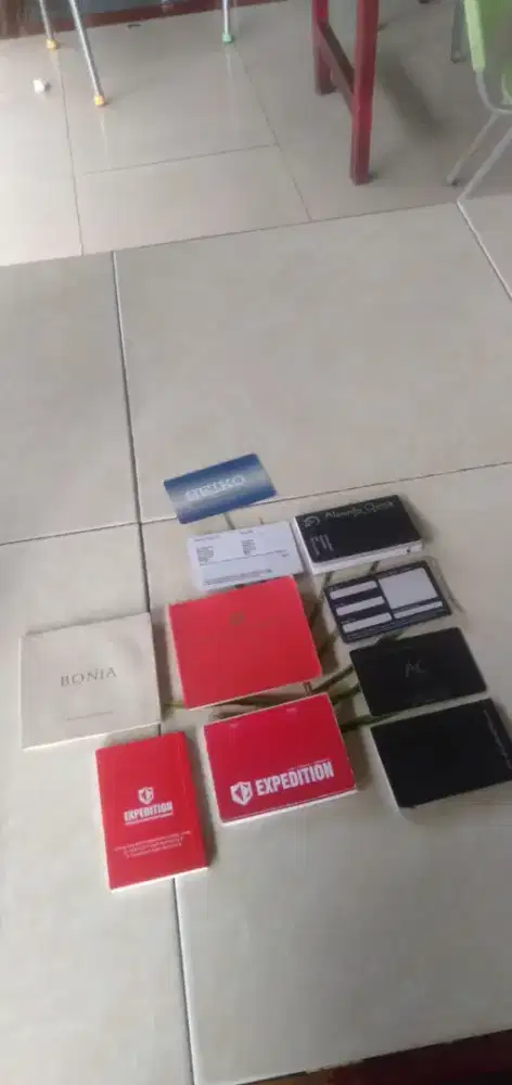 Di jual baru semua kartu,buku, kotak ,box dll wa dan hp murah aja