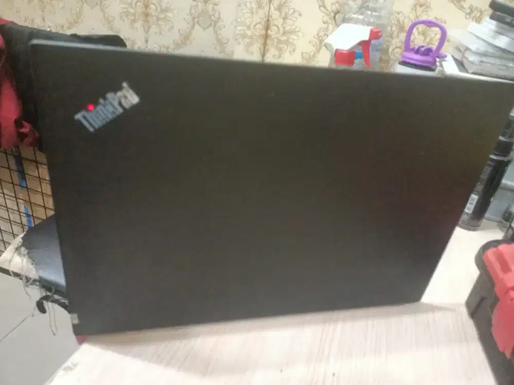 Lactop Lenovo Thinkpad T490s ram 16 SSD 256 Gen 8 mlus normal semua