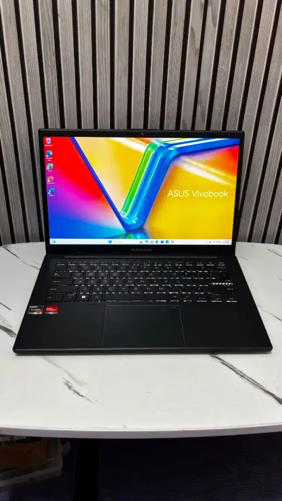 Asus vivobook 14/ryzen 3-7320