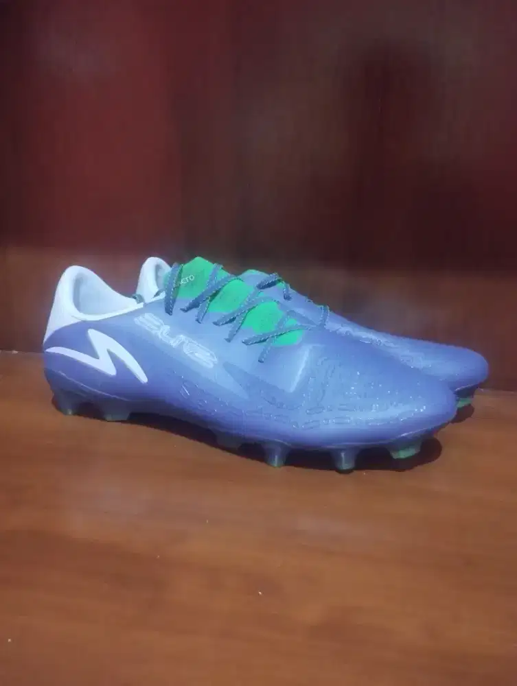 Di jual sepatu bola specs