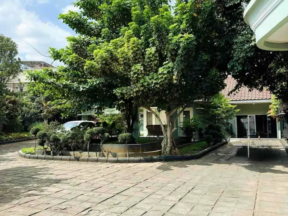 Di Jual Rumah Sejuk Asri di Geger Kalong Setiabudi Bandung , Parkiran Luas , Lokasi sangat Strategis