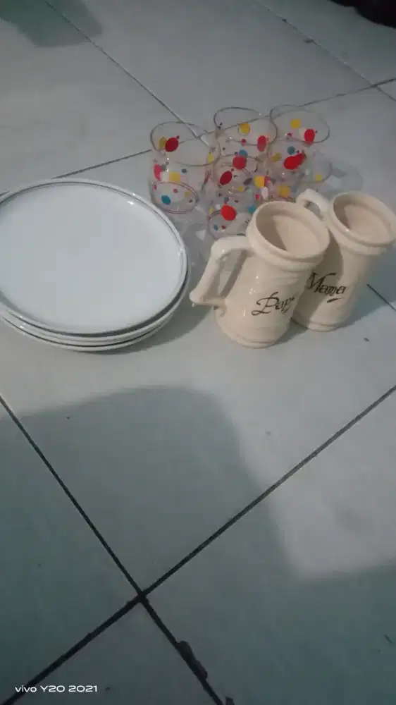 7 gelas, 4 piring ceper