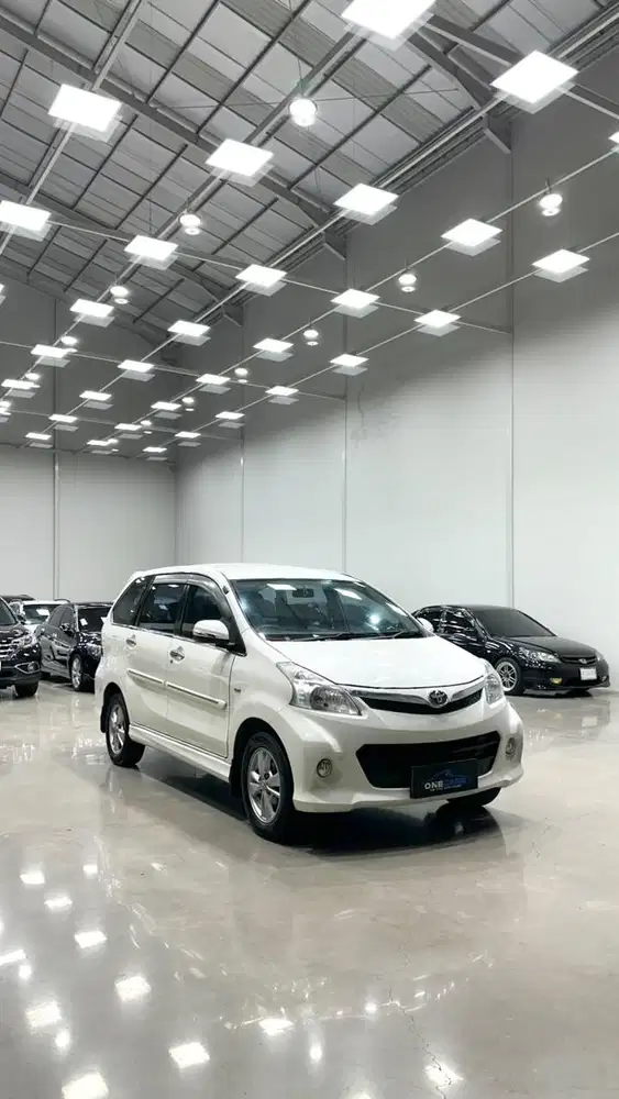 TDP 15jt! Toyota Avanza Veloz 1.5 AT 2014, Plat L, Tgn 1, KM 137rb