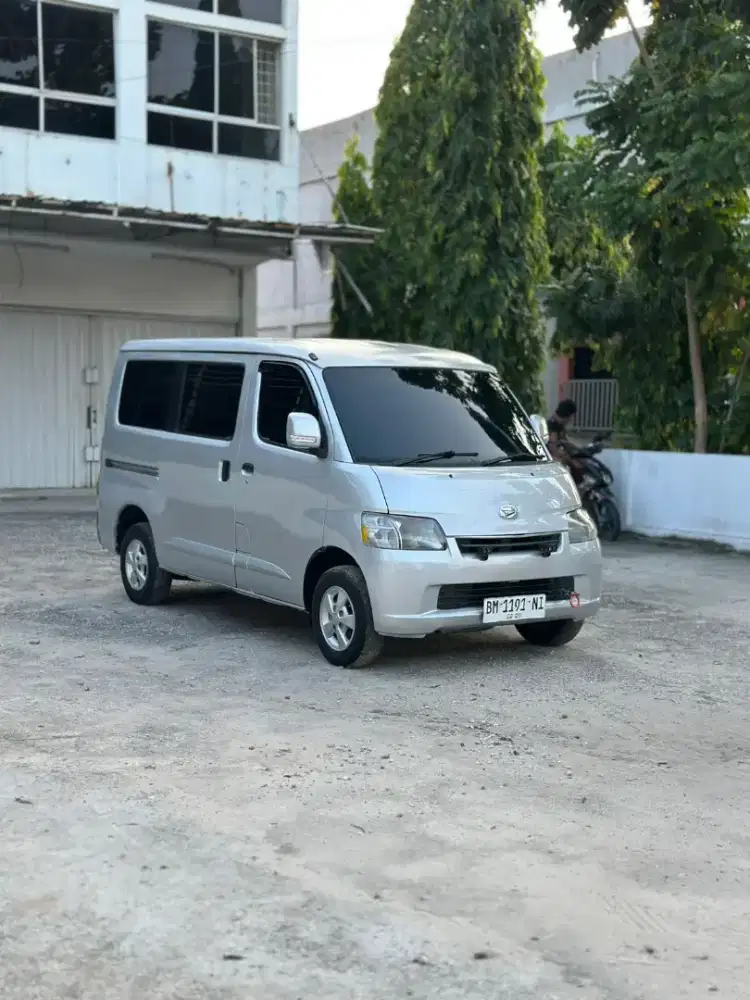 Daihatsu grandmax minibus D ac ps tahun 2014