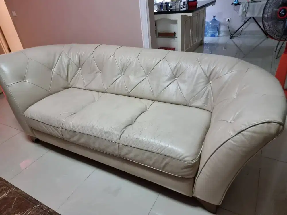 Sofa Premium Italian Leather Informa 3 Seater – Kondisi Baik