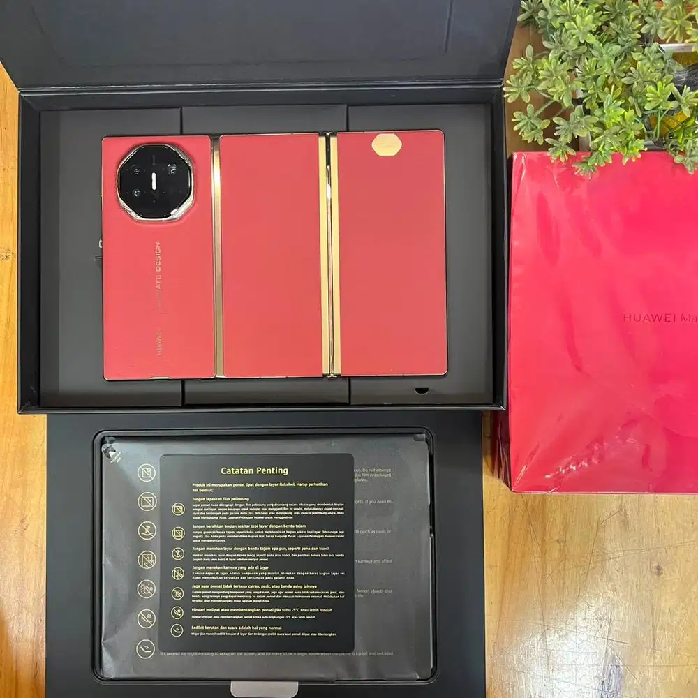 Huawei Mate xt Ultimate 16/1TB Red Super Mulus Garansi resmi Maret2027