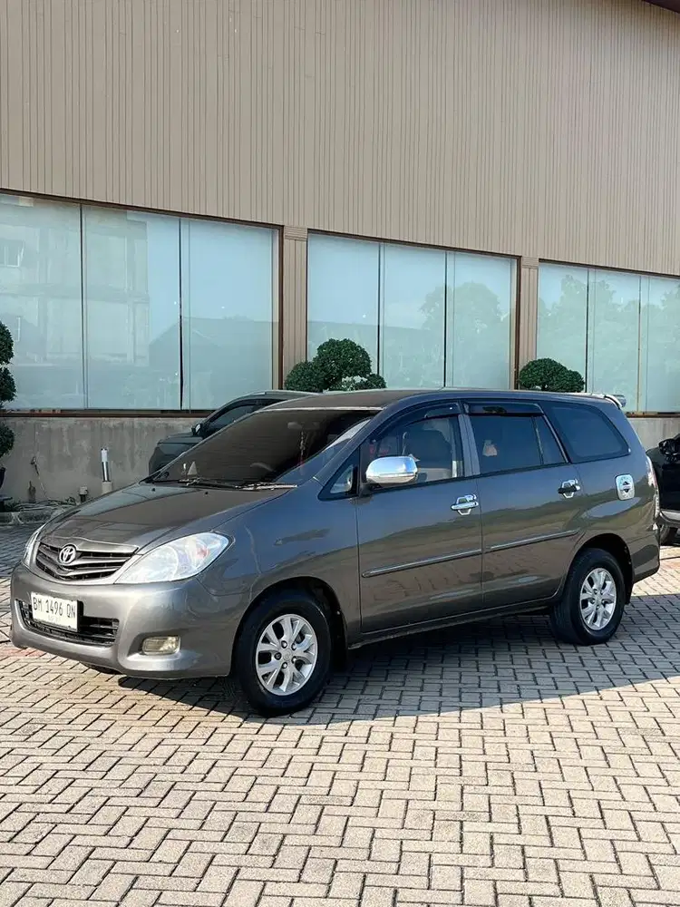 Kijang innova type E bensin manual