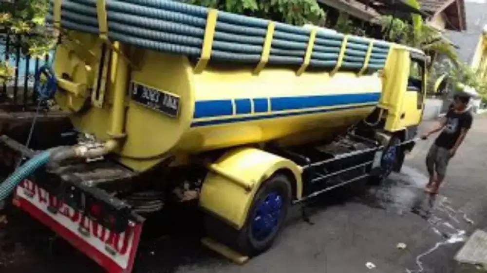 SEDOT WC DAN MAMPET KEMBANGAN SEKITARNYA