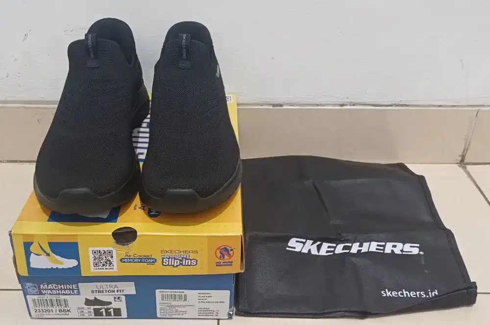 PRELOVED SEPATU SKECHERS ULTRA FLEX 4.0 SLIP-INS ORIGINAL - HITAM