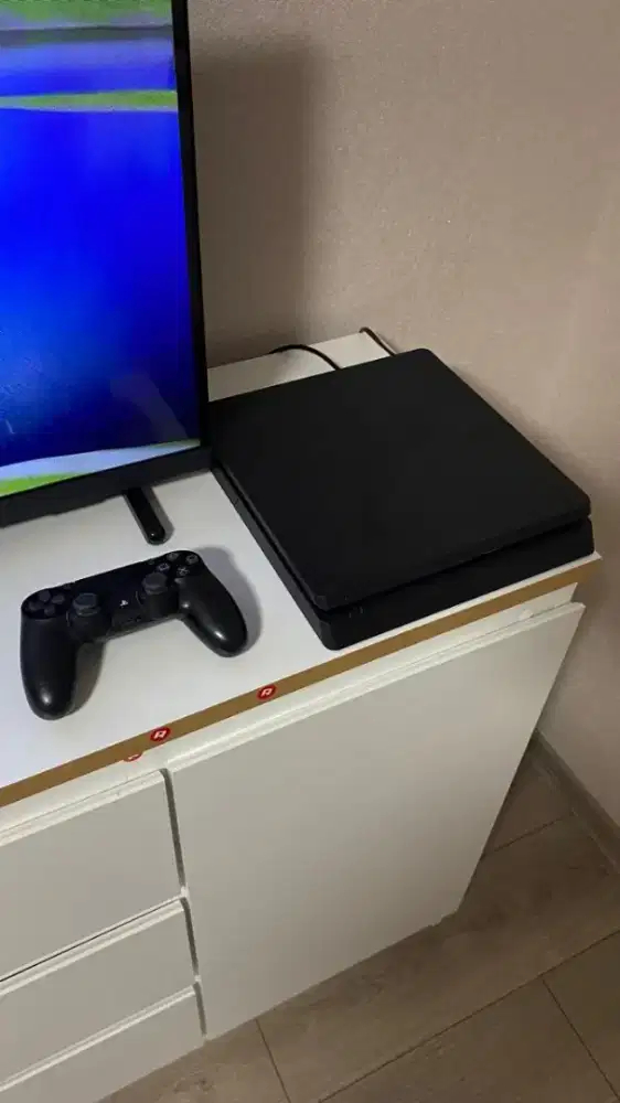 Dijual PS 4 Pro