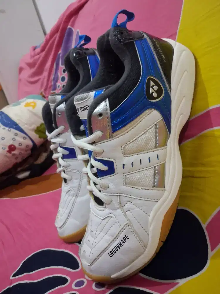 SALE...ORIGINAL Yonex Power Cushion 58
Size 42