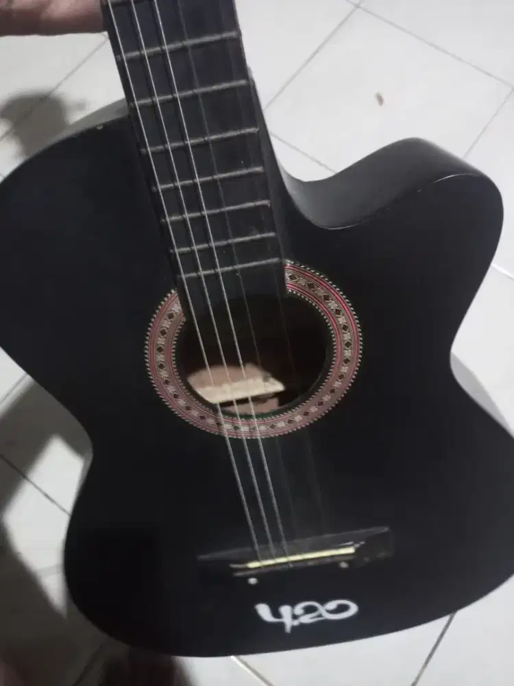 Gitar merk Yamaha
