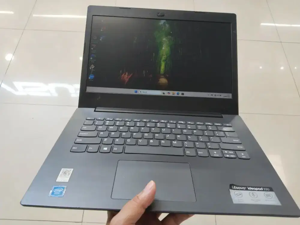 Dijual laptop lenovo 330 Intel n4000 Ram 8GB SSD 128Gb win 11 siap pak