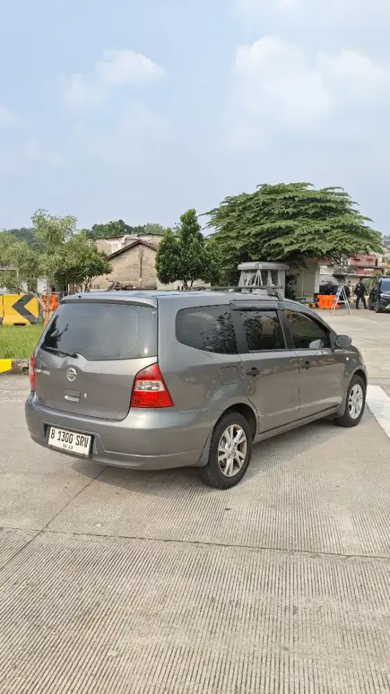 Istimewa.!! Nissan Grand Livina AT 2013