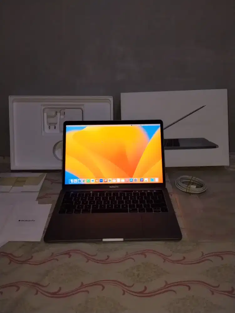 Macbook Pro 2019 8/256 TouchBar Fullset iBox Space Grey