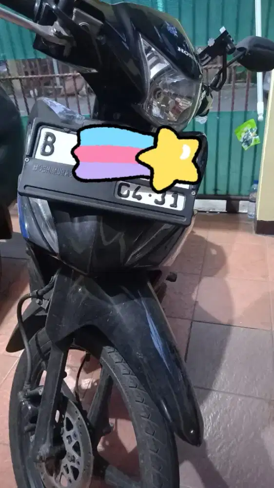 Honda Revo vit standar hitam