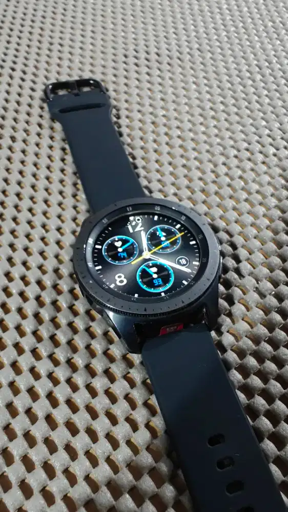 smartwatch samsung watch 42mm LTE + GPS, 1.5GB / 4GB, waterproof 5 ATM