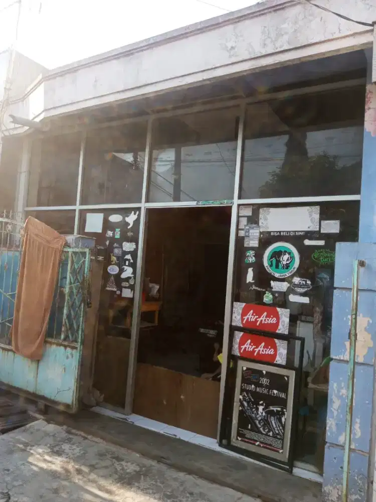 Sekat Kaca Rumah