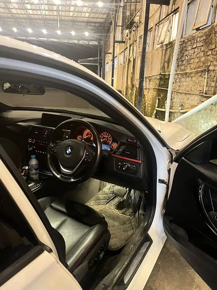 BMW 320i 2013 Bensin