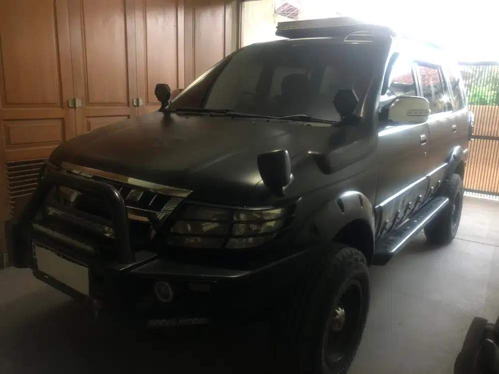 Isuzu Grand touring 2012 Diesel